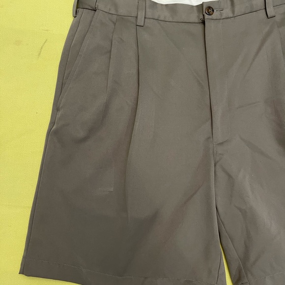 Haggar Pleated Front, Expandable Waistband, sz 38 - Picture 3 of 11